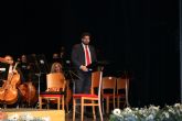 El presidente asiste al concierto de la Orquesta Sinfónica de la Región con motivo del centenario del estandarte 