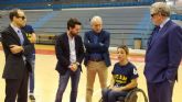 La ONCE entrega tres sillas de ruedas adaptadas al club deportivo UCAM Murcia BSR