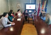 La consejera Esperanza Moreno recibe a los alumnos del IES Villa de Alguazas