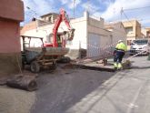 En un plazo de dos semanas estarán finalizadas las obras de renovación de la red y acometidas de alcantarillado en la calle Extremadura y Callejón de la vía Valle del Guadalentín