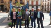 El Ayuntamiento entrega a los vecinos de La Viña y La Torrecilla diversos ejemplares de arbustos y árboles para conmemorar el domingo el Día del Árbol