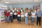 Los alumnos del Programa Conecta de la ADLE reciben sus diplomas