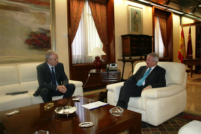 EL PRESIDENTE DE LA COMUNIDAD, RAMÓN LUIS VALCÁRCEL, SE HA REUNIDO ESTA MAÑANA CON EL ALCALDE DE ABARÁN, ANTONIO EUGENIO GÓMEZ Y SE HA INTERESADO ESPECIALMENTE POR EL PROYECTO DE AGRICULTURA - 1, Foto 1