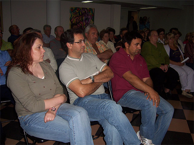 AUTORIDADES MUNICIPALES SE REÚNEN CON LOS VECINOS DE LAS VIÑAS –CARIVETE PARA EXPLICAR LAS LÍNEAS DE ACTUACIÓN DEL EQUIPO DE GOBIERNO, LOS PROYECTOS DE FUTURO E INVERSIONES A REALIZAR DURANTE ESTA LEGISLATURA EN ESTA PEDANÍA - 2, Foto 2