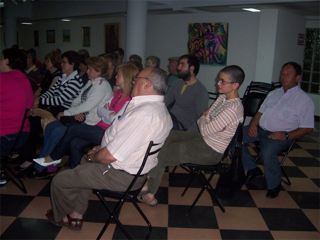 AUTORIDADES MUNICIPALES SE REÚNEN CON LOS VECINOS DE LAS VIÑAS –CARIVETE PARA EXPLICAR LAS LÍNEAS DE ACTUACIÓN DEL EQUIPO DE GOBIERNO, LOS PROYECTOS DE FUTURO E INVERSIONES A REALIZAR DURANTE ESTA LEGISLATURA EN ESTA PEDANÍA - 3, Foto 3