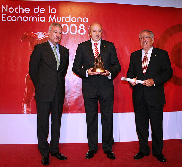 Valcárcel destaca el gran impulso emprendedor y la capacidad de generar riqueza y empleo de las empresas murcianas - 2, Foto 2