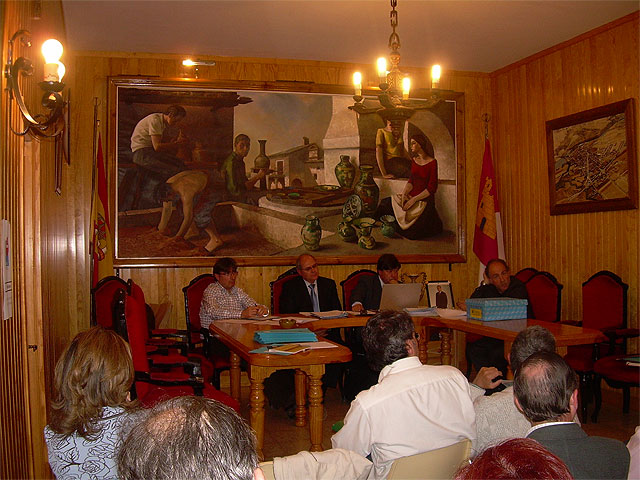 LA CONCEJAL DE ARTESANÍA PARTICIPA EN LA PRIMERA ASAMBLEA DE LA ASOCIACIÓN ESPAÑOLA DE CIUDADES DE LA CERÁMICA, QUE SE CELEBRÓ EN LA LOCALIDAD TOLEDANA DE PUENTE DEL ARZOBISPO - 2, Foto 2