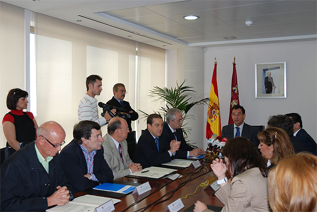 Política Social invierte 2,3 millones para la mejora de los servicios e infraestructuras en seis ayuntamientos de la Región - 1, Foto 1