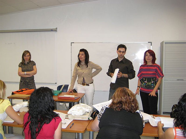 La concejal de Fomento y Empleo clasura el curso de “Atención y Cuidado a Personas Dependientes”, dirigido a desempleados, que se ha impartido en el Centro de Desarrollo Local - 1, Foto 1