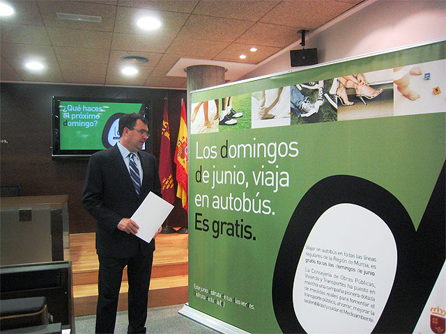 Una nueva campaña para fomentar el transporte público se inicia con la gratuidad de autobuses durante los domingos de junio en la Región - 1, Foto 1