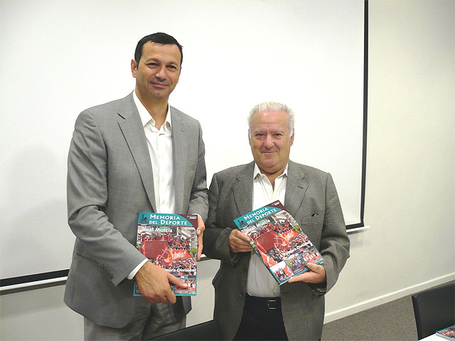 Peñalver destaca el valor de la Memoria del Deporte como “recordatorio impreso y testimonio para el futuro” - 1, Foto 1