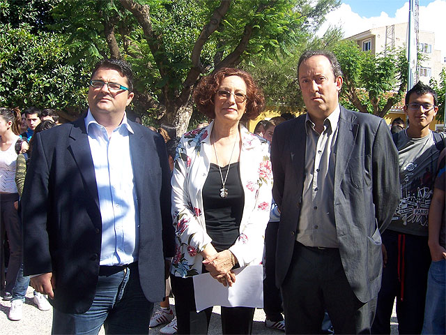 Autoridades municipales asisten a la clausura del programa “Expo Prado´08. Encuentro entre Culturas” en el IES “Prado Mayor” - 1, Foto 1