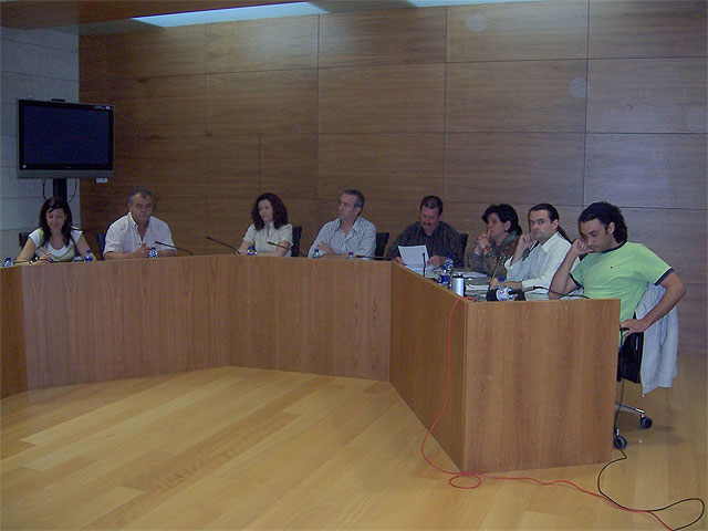 The House agreed unanimously to show support and assistance to people with fibromyalgia and chronic fatigue as well as enter into a professional collaboration protocol between the local consitorio and Mental Health Center of Lorca, Foto 3
