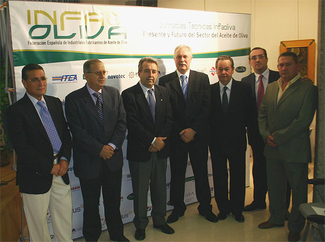 El consejero de Agricultura destaca la “calidad y variedad” del aceite de oliva de Murcia - 1, Foto 1