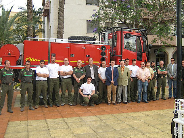 Public Safety Councilman attends the presentation of a new forestry vehicle in the nearby town of Alhama, Foto 2