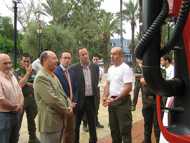 Public Safety Councilman attends the presentation of a new forestry vehicle in the nearby town of Alhama, Foto 3