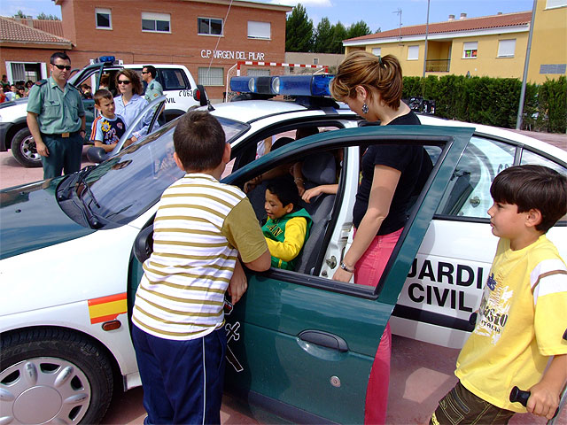 La Guardia Civil realiza una exhibición en el colegio de La Estación de Blanca - 1, Foto 1