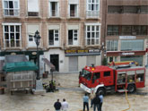 Un incendio provoca el desalojo de los vecinos de un edificio en la Plaza del Ayuntamiento
