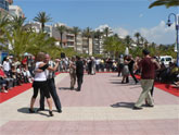 Más de trescientas personas bailan tango en Mazarrón