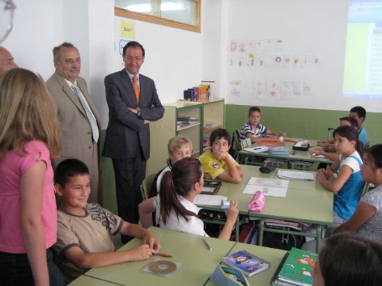 El Alcalde inaugura la ampliación del Centro de Infantil y Primaria Juan XXIII, en El Ranero - 1, Foto 1
