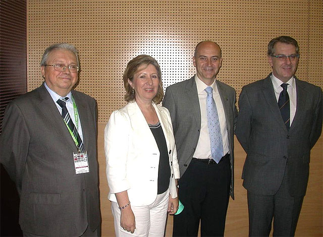 Sanidad implantará en los próximos dos años la historia electrónica en el 90 por ciento de los servicios hospitalarios - 1, Foto 1