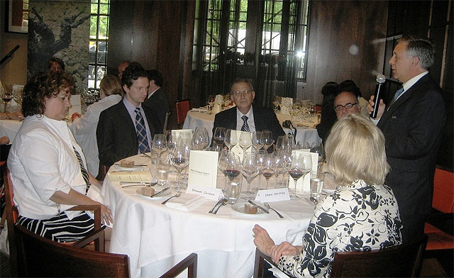 Agricultura ofrece una comida típica murciana a representantes de la prensa enológica más influyente de Nueva York - 1, Foto 1