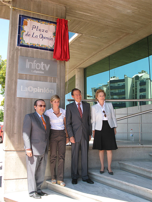 Miguel Ángel Cámara inaugura la Plaza de La Opinión en el 20º aniversario de la llegada del periódico a Murcia - 2, Foto 2