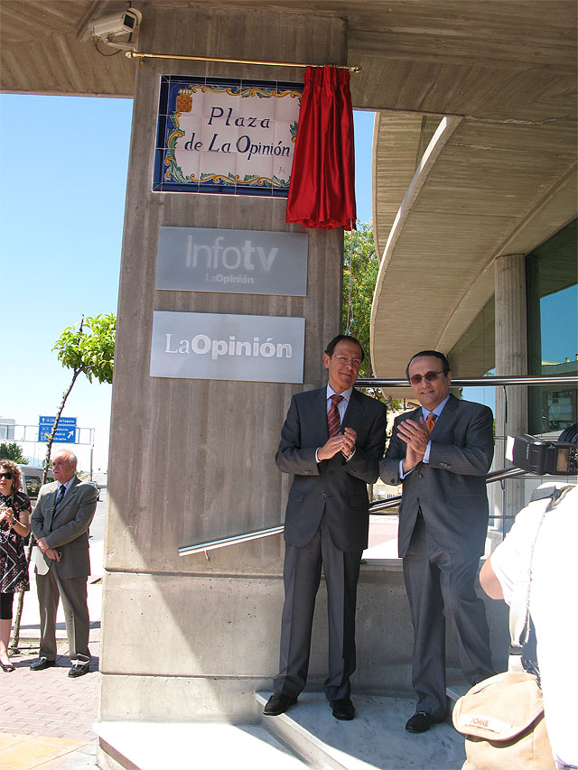 Miguel Ángel Cámara inaugura la Plaza de La Opinión en el 20º aniversario de la llegada del periódico a Murcia - 3, Foto 3