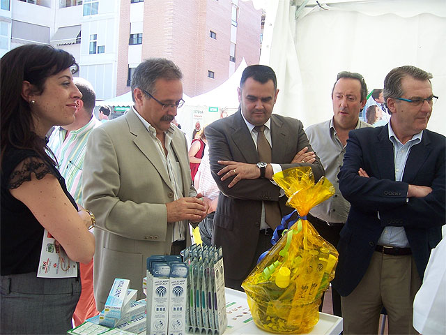 Exitoso comienzo de las actividades enmarcadas en la “I Feria de la Salud” con talleres, charlas, stands promocionales, revisiones de salud gratuitas y actuaciones - 1, Foto 1