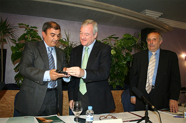 Valcárcel insta a las cooperativas a “seguir impulsando la mejora de la calidad de la enseñanza” en la Región - 1, Foto 1