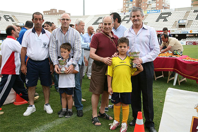 1.300 jugadores participan en la clausura de la liga local de fútbol base - 2, Foto 2