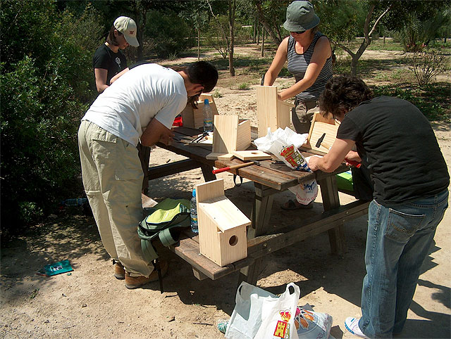 Voluntarios ambientales de Molina de Segura colocan cajas nido en el Soto de La Hijuela a orillas del Río Segura - 2, Foto 2