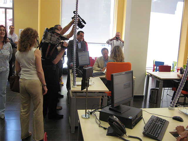 Cámara inaugura el nuevo Servicio Integral de Atención al Ciudadano - 2, Foto 2