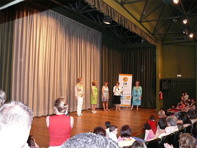 Una exposición recoge los trabajos realizados en los diferentes talleres de la Universidad Popular - 2, Foto 2