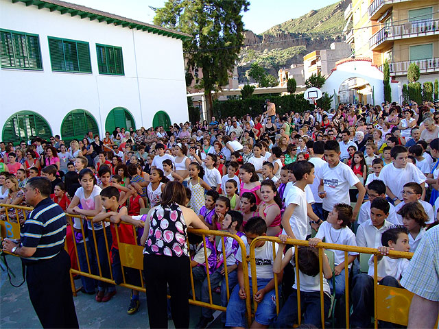 Los alumnos del CP Antonio Molina despiden a Jesús Molina - 1, Foto 1