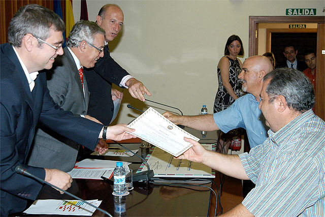 Trabajo sobre la eficiencia energética en la Facultad de Química gana el concurso para la mejora de la gestión universitaria - 2, Foto 2