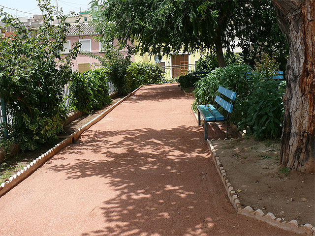 Nueva iluminación en el jardín Don Juan Paco Baeza en el Cuarto Distrito - 1, Foto 1