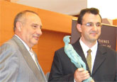 Medina Precioso entrega el premio de Jvenes Investigadores de la Regin de Murcia