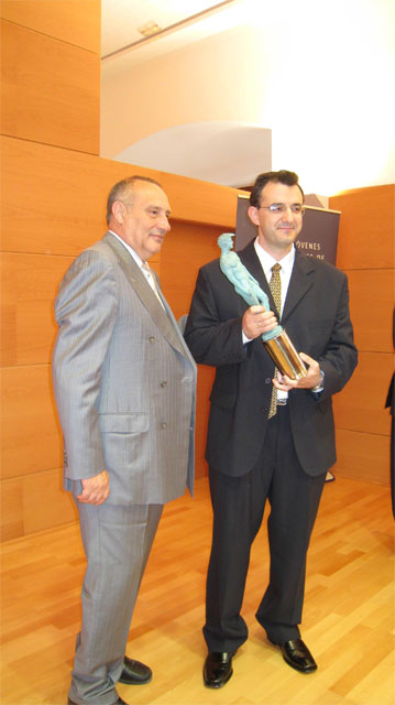 Medina Precioso entrega el premio de Jóvenes Investigadores de la Región de Murcia - 1, Foto 1