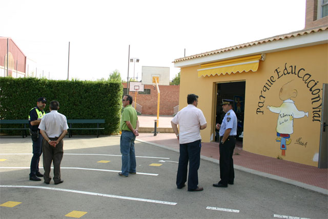 Visita del  jefe del área de educación de la DGT al Parque de Educación Vial de Totana - 4, Foto 4