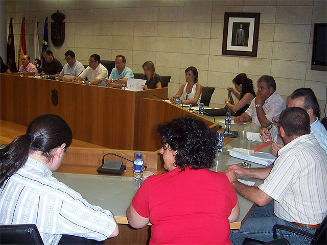 El Pleno aprueba el establecimiento de un mercadillo artesano en el paraje de La Santa - 1, Foto 1