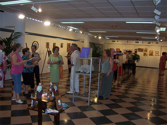 La Asociación Sociocultural de la Mujer Totanera inaugura una muestra de trabajos de pintura, manualiadades y bordado - 3, Foto 3