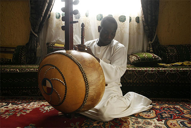Toumani Diabaté, el gran músico de la kora, sustituye a Héctor Zazou en La Mar de Músicas - 1, Foto 1