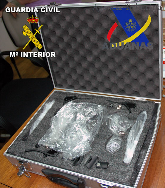 Dos personas detenidas tras recibir de Panamá 600 gr cocaína oculta en un maletín - 2, Foto 2