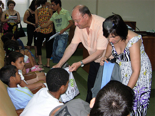 Ocho niños saharauis tendrán la posibilidad de mejorar su salud gracias a la generosidad de familias alhameñas - 1, Foto 1