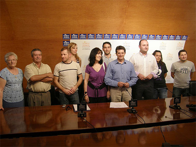 El alcalde firma un convenio con diez asociaciones lorquinas para fomentar su presencia en Internet - 1, Foto 1