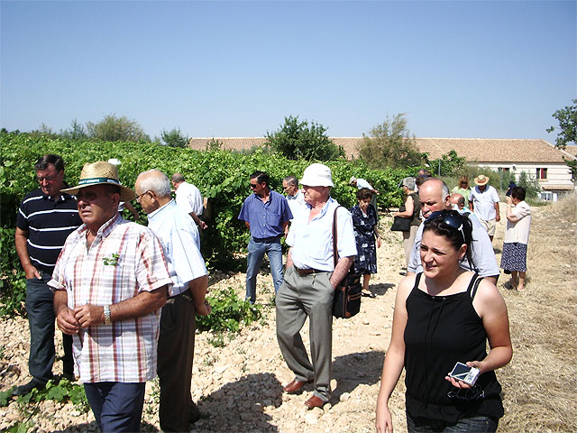 Varios agricultores viajan a las bodegas de Casa de la Ermita - 3, Foto 3
