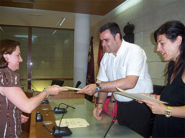 Cerca de un centenar de personas reciben sus diplomas por participar en los cursos formativos de nuevas tecnologías - 1, Foto 1