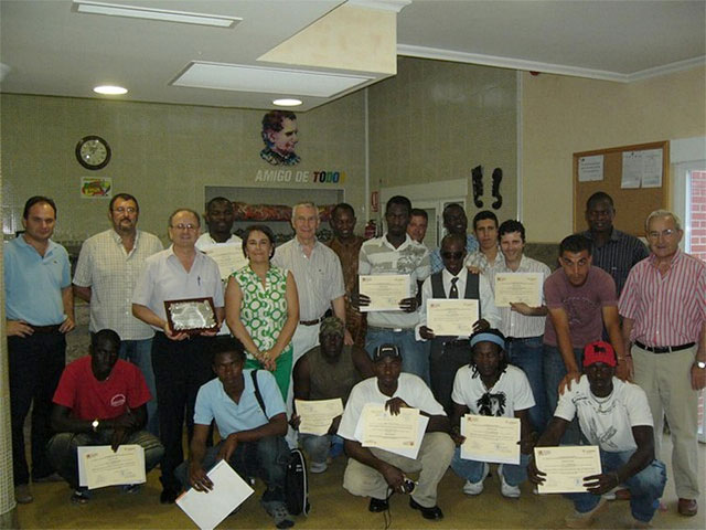 Quince inmigrantes finalizan con éxito el curso de instalación de equipos de aire acondicionado - 1, Foto 1