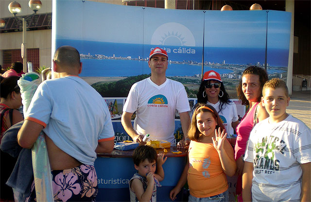 La Región promociona su oferta turística en los paseos marítimos de Levante - 1, Foto 1